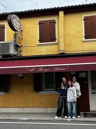 Septiembre de 2025: Visita de Margarita Zamuner, Mónica Campos Zamuner y Sophia Zungri Campos.